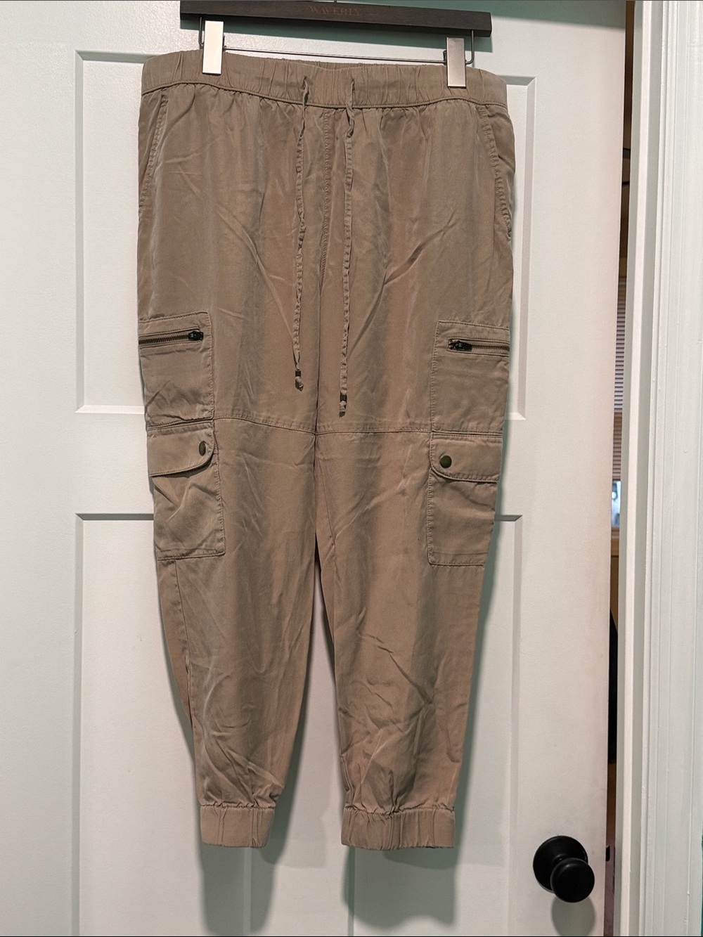 Banana Republic Light Tan Cargo Drawstring Joggers, size LP